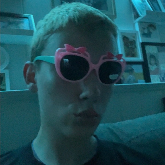 Meet your Posher, Alex - Picture 3 of 4